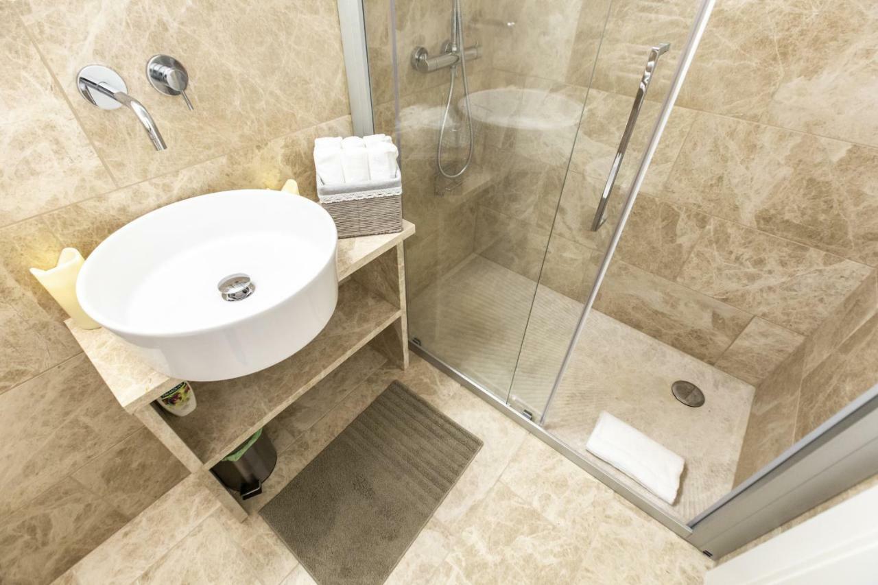Elegant Fornasa Vecia, Canal View With A Beautiful Garden R&R Veneza Exterior foto