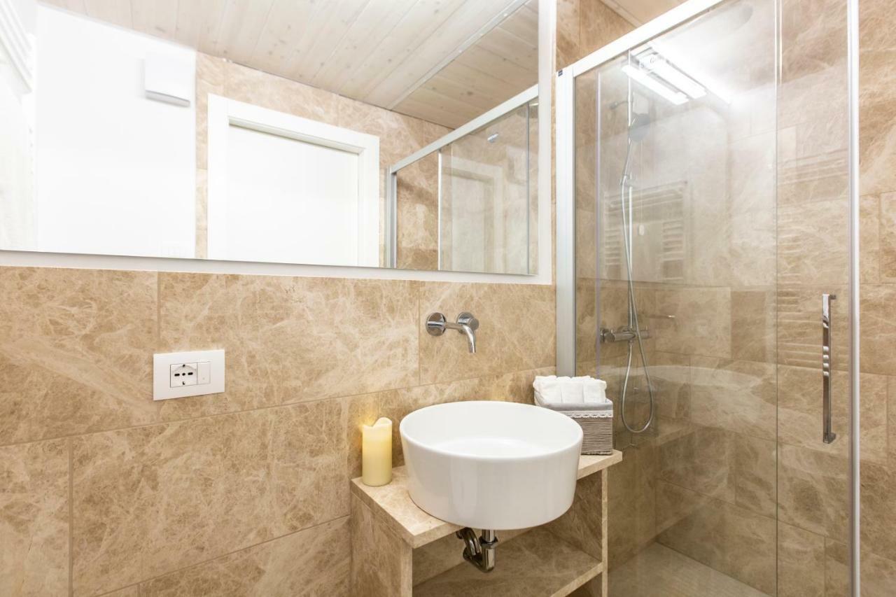 Elegant Fornasa Vecia, Canal View With A Beautiful Garden R&R Veneza Exterior foto